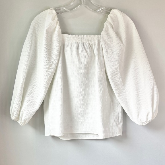 🏷️ 2/$20 Elizabeth and James White Peasant Blouse - Picture 2 of 8